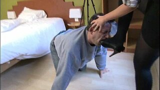 ���້ອຍເຮັດໃຫ້ນາງຊາລອງເລຍນາງບສູງເກີບ