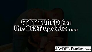 Ыстық брюнетка трахает құрбысын