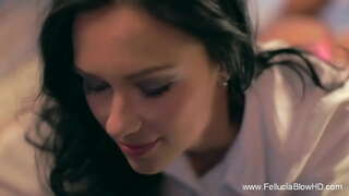 ���ોમાન્સ અને ઉત્કટ છોકરી કપડા માં છોકરી સુંદર છોકરી